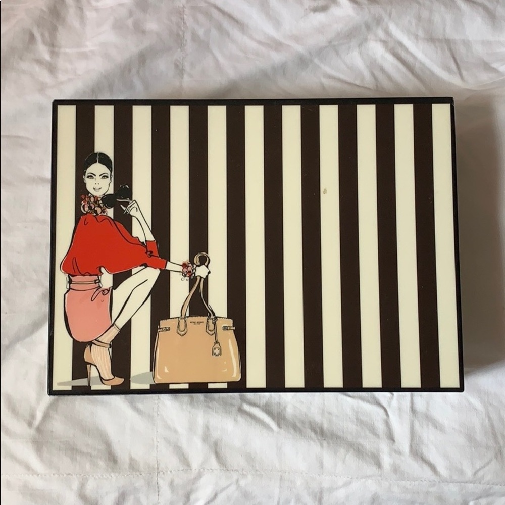 HB jewelry box
